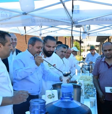 Balikesir-Kahvalti-Festivalinin-coskuyla-sona-erdigini-belirten-Vali-Sildak-Mutluyuz-umutluyuz