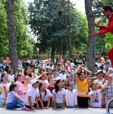 Cocuklar-senlikle-butunlesti