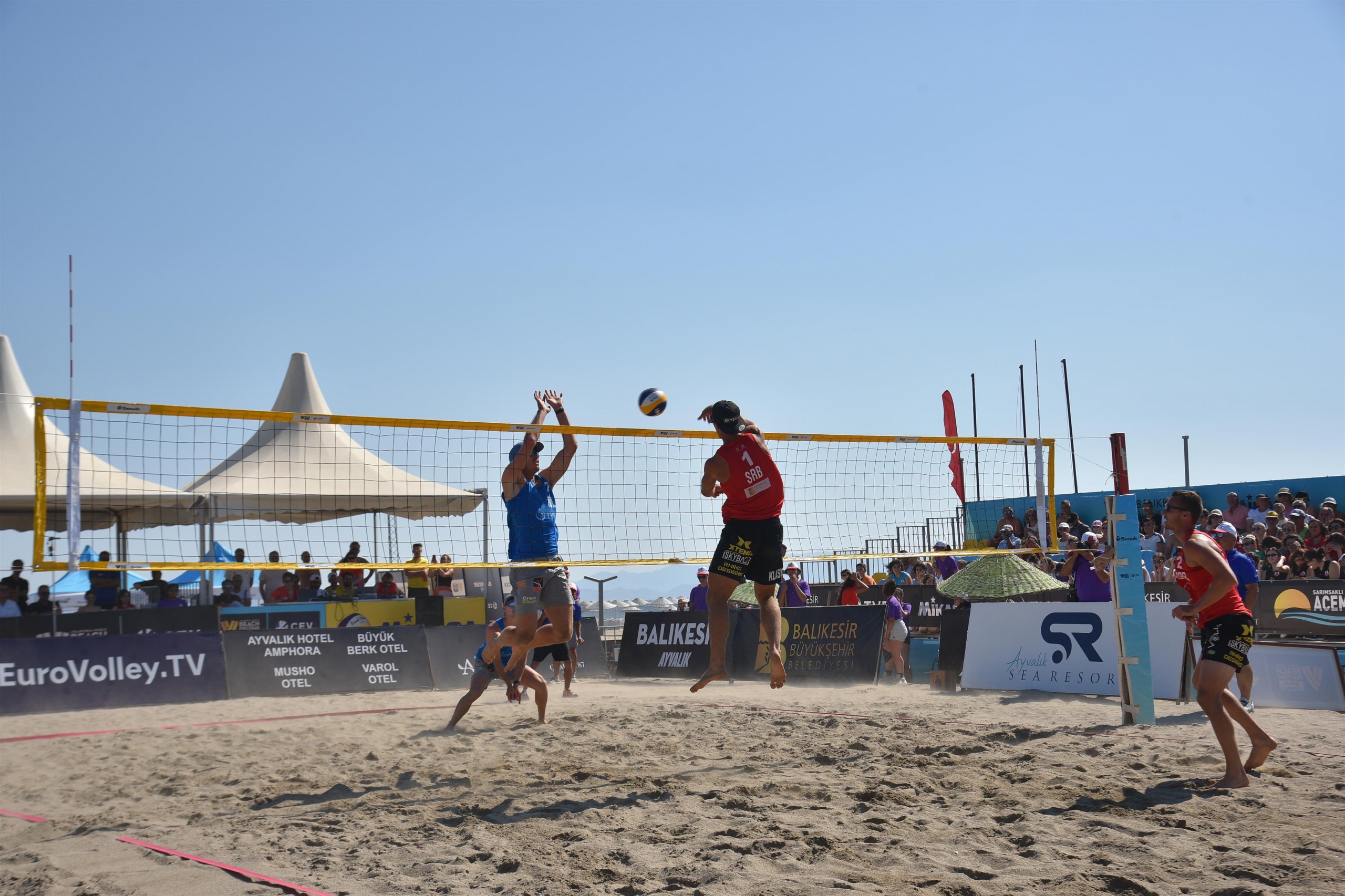 balikesirde_beach_voleybolu_ruzgâri_esiyor_1