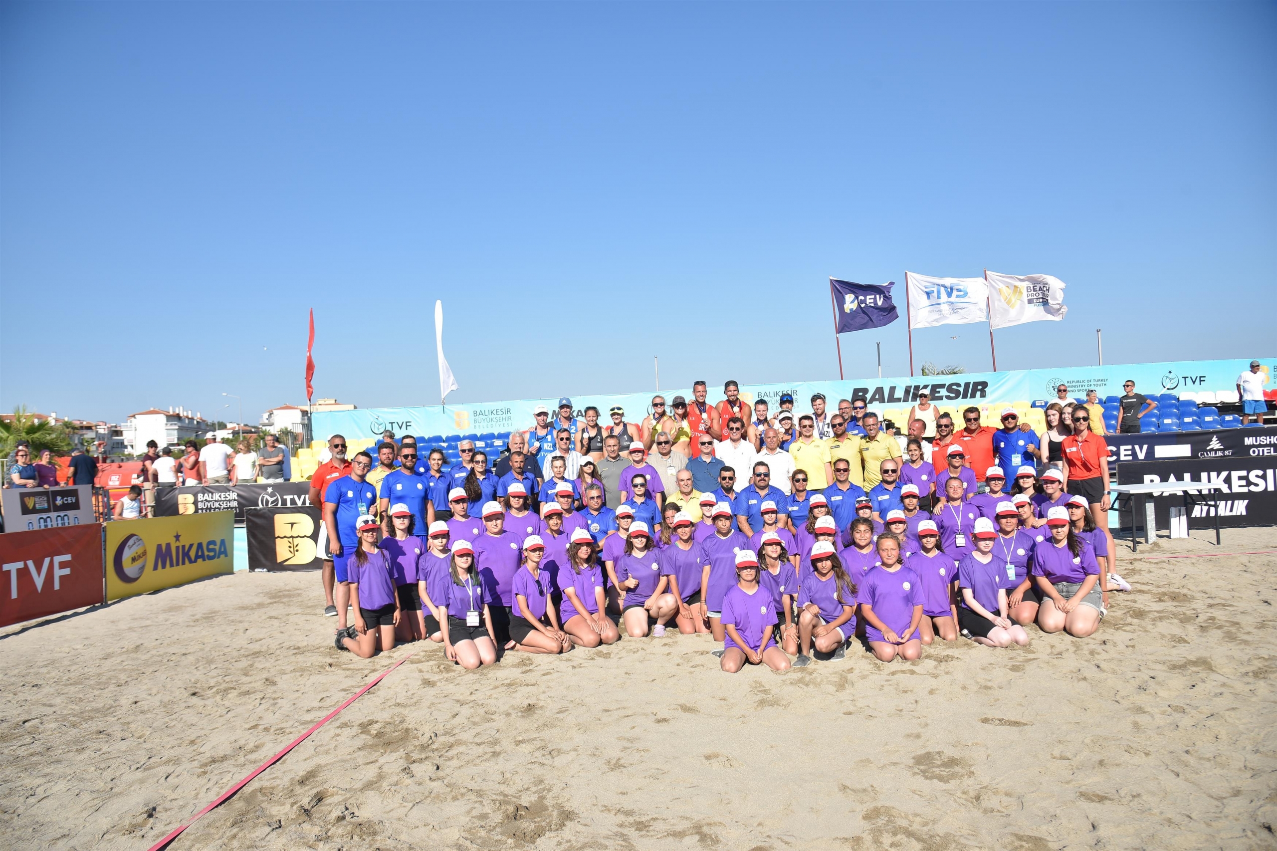 balikesirde_beach_voleybolu_ruzgâri_esiyor_12