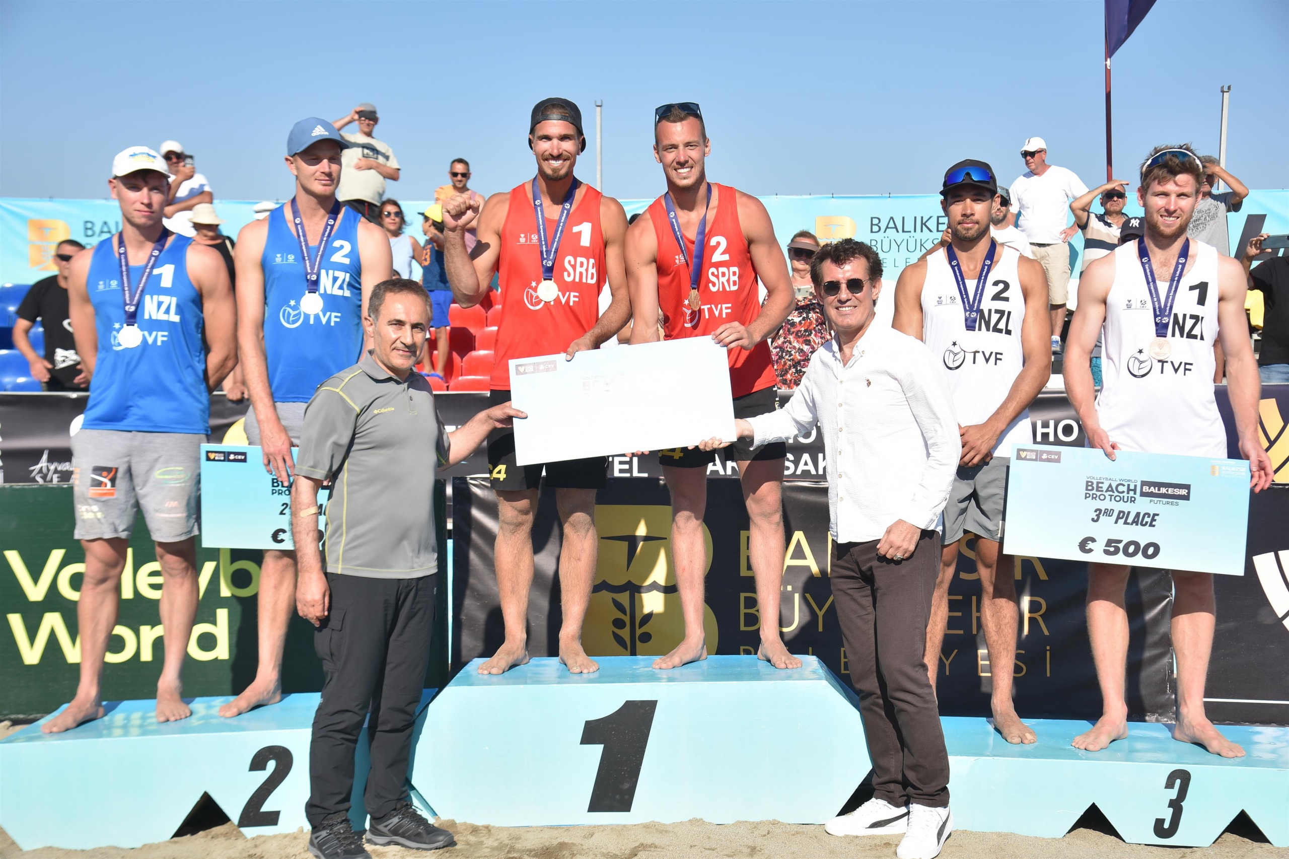 balikesirde_beach_voleybolu_ruzgâri_esiyor_15