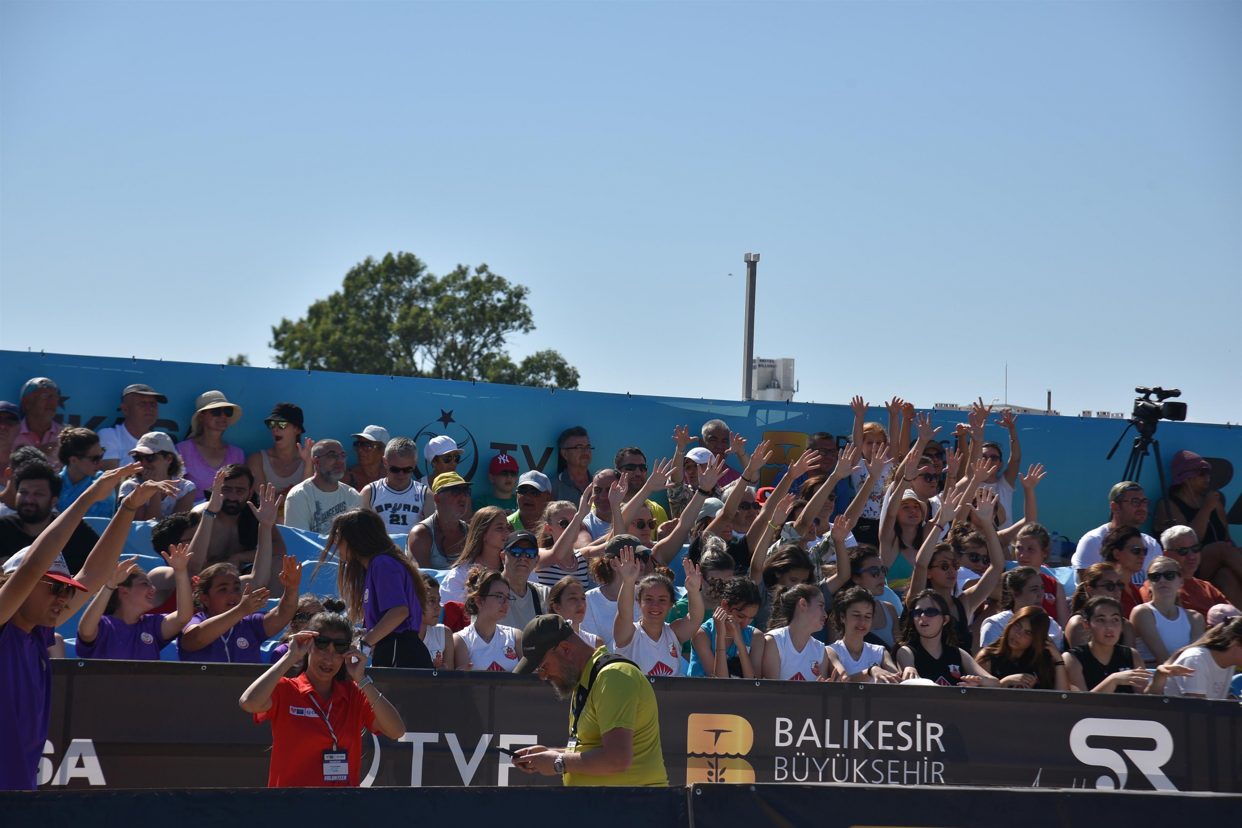 balikesirde_beach_voleybolu_ruzgâri_esiyor_2