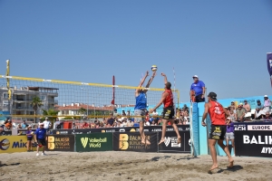 balikesirde_beach_voleybolu_ruzgâri_esiyor_4