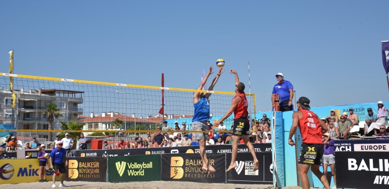 Balıkesir’de Beach Voleybolu rüzgârı esiyor