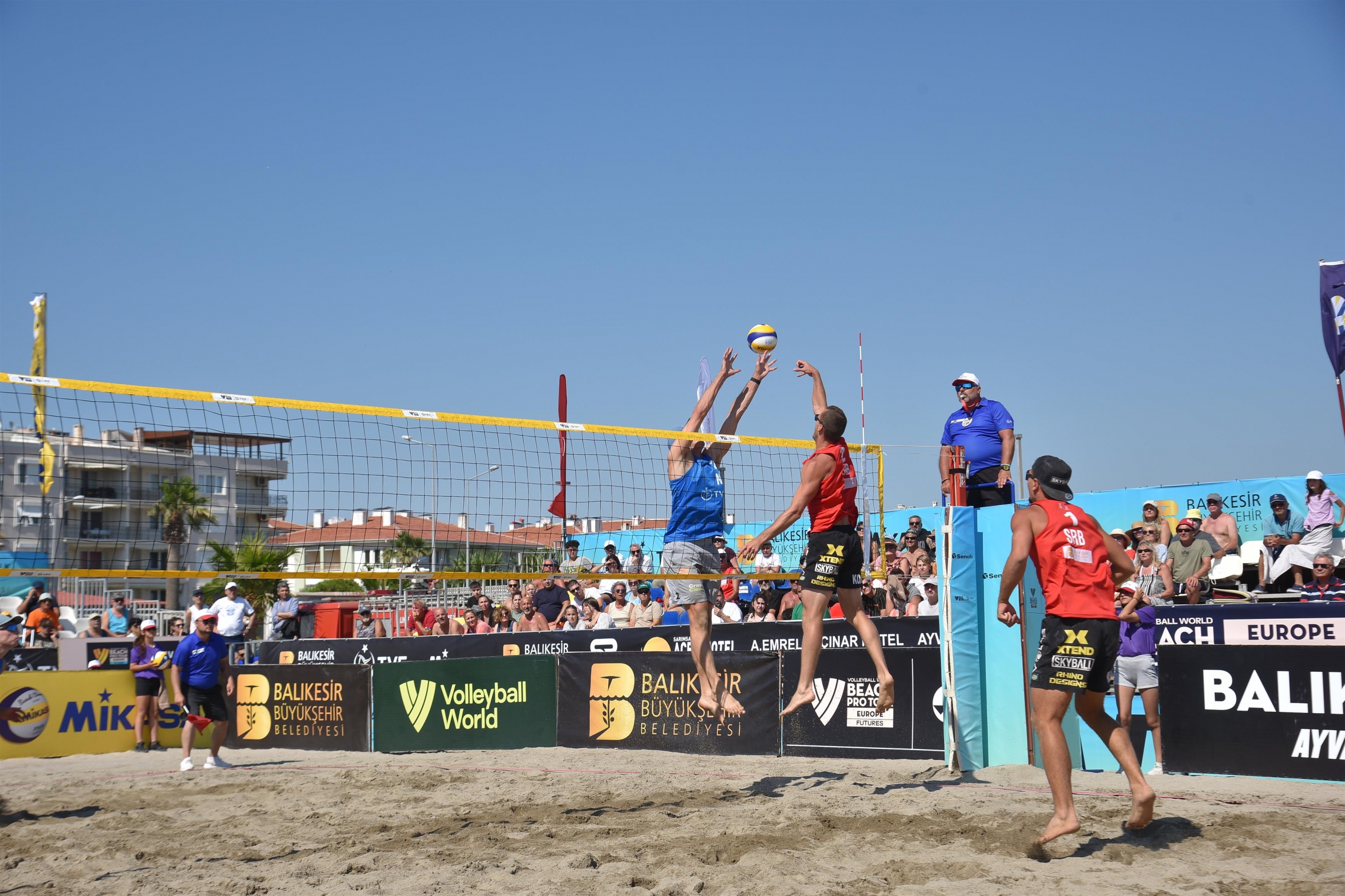 balikesirde_beach_voleybolu_ruzgâri_esiyor_4