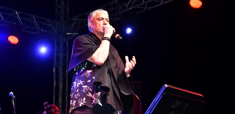 Balıkesirliler, Cengiz Kurtoğlu konserine akın etti