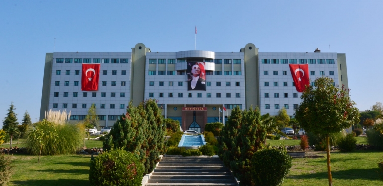Balıkesir Üniversitesi Rektörü Yücel Oğurlu Oldu