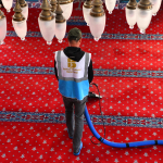 buyuksehir_ilce_merkezlerindeki_camileri_bayrama_hazirliyor_1