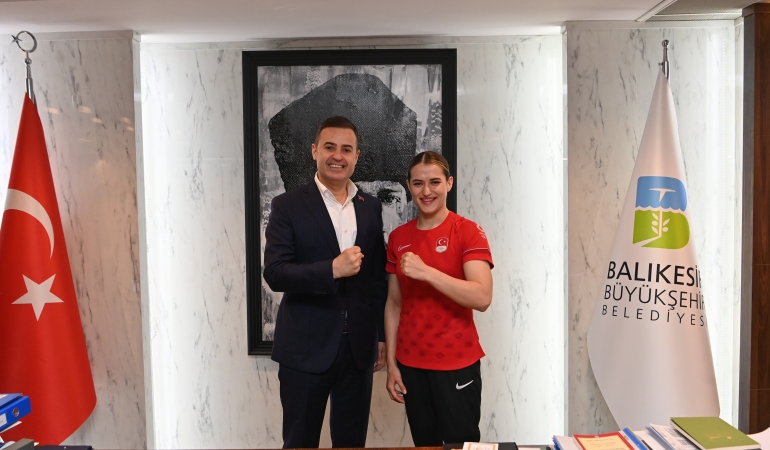 Büyükşehir den Milli Sporculara büyük ödül