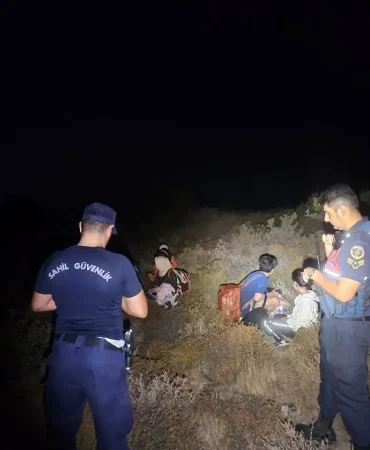 Ayvalık'ta 5'i çocuk 10 düzensiz göçmen yakalandı