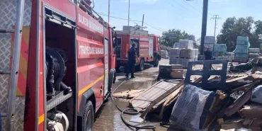 Ayvalık'ta Seramik Fabrikasında Yangın Çıktı