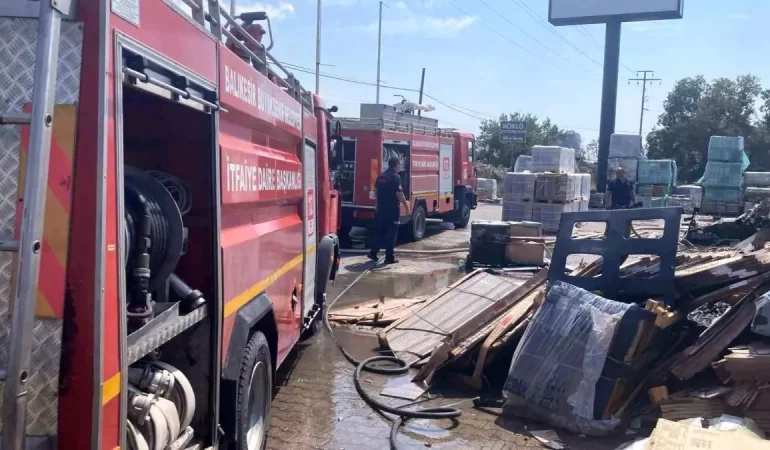 Ayvalık’ta Seramik Fabrikasında Yangın