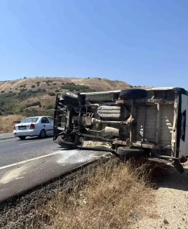 Bandırma'da tek taraflı trafik kazası: 2 yaralı