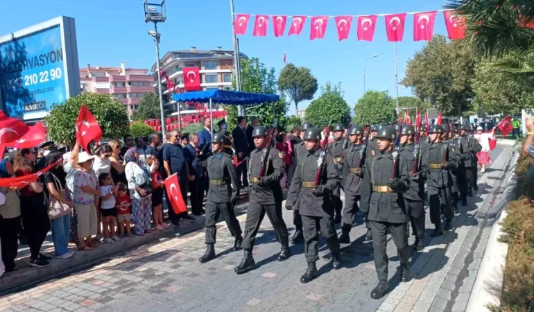 Edremit 30 Ağustos Zafer Bayramını Kutluyor