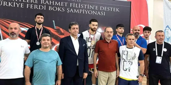 Elazığlı boksörler U22 Türkiye Ferdi Boks Şampiyonası'nda madalya kazandı