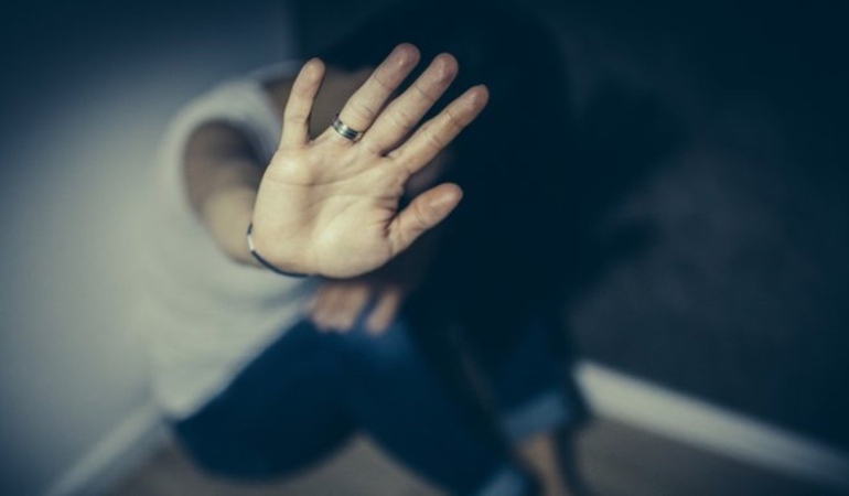 Eski Eşini Bıçakladı ve Kaçtı