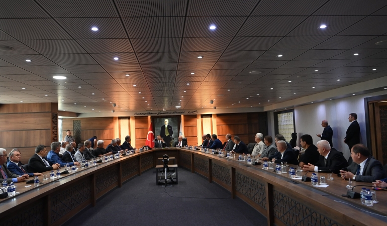 Başkan Akın: Derdimiz esnafımızın yüzünü güldürmek