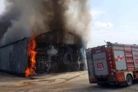 Balıkesir Susurluk'ta Saman Deposunda Yangın