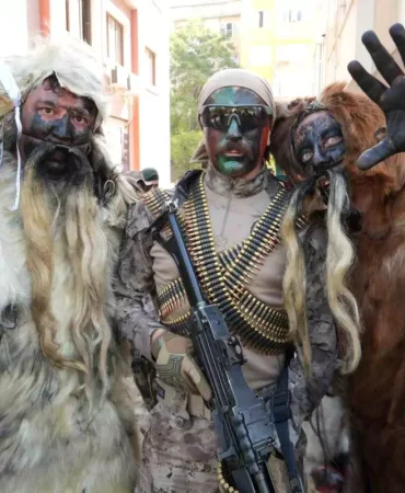 Balıkesir'in Kurtuluşu Törenleri Renkli Görüntülere Sahne Oldu