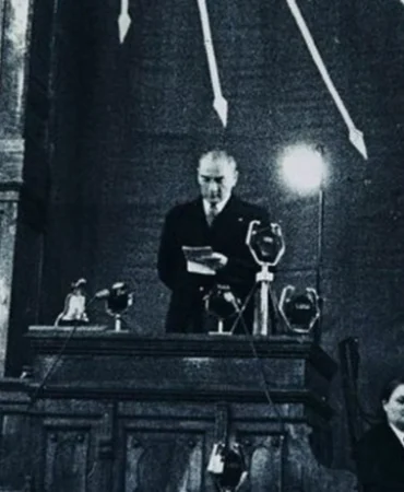 mustafa-kemal-ataturkun-kurdugu-chp-100uncu-yilini-kutluyor-xgYS