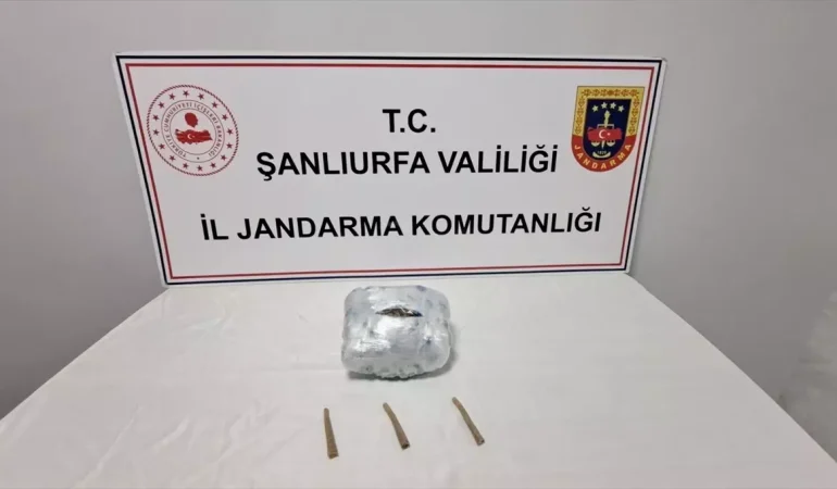 Şanlıurfa’da Jandarma Operasyonu: Yolcu Otobüsünde Esrar Bulundu, 2 Gözaltı!