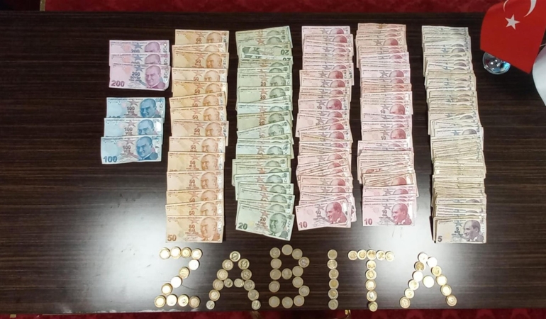 Zabıta ekipleri 26 dilenciden 4 bin 739 TL ele geçirdi