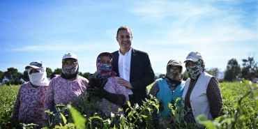 patlican_toplayan_kadin_ciftcilere_baskan_akindan_surpriz_ziyaret__5